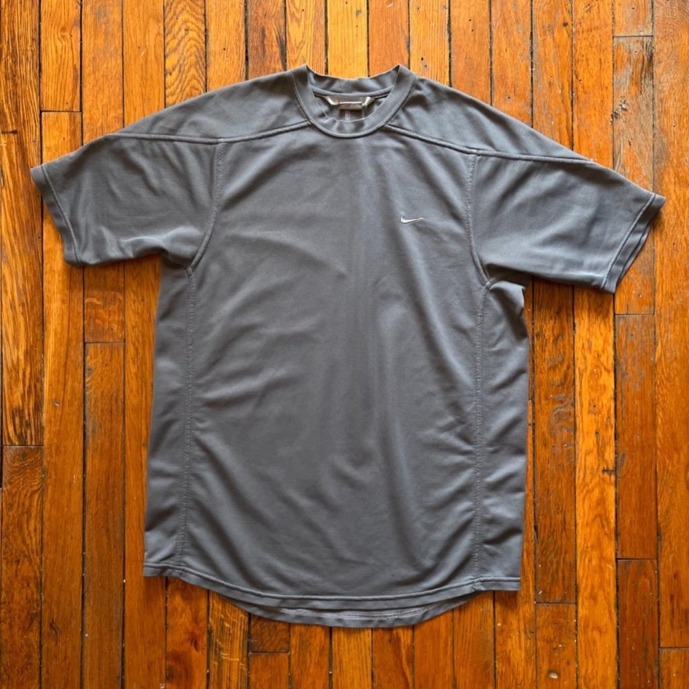 Vintage Y2K Nike 2001 Men Silver Grey Micro Mesh Embroidered White Swoosh TShirt